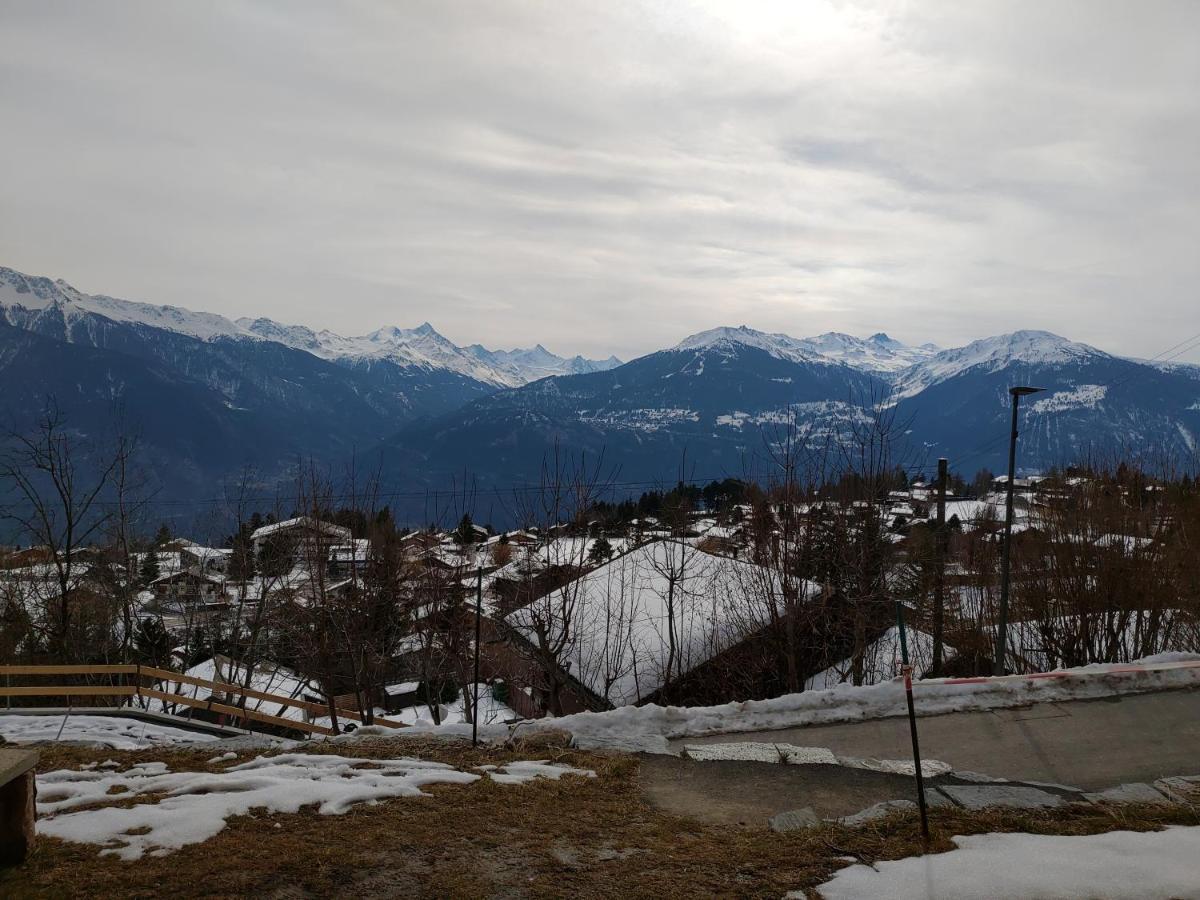 Appartement Chalet Tyl, vue imprenable sur les Alpes Valaisannes à Crans-Montana Extérieur photo