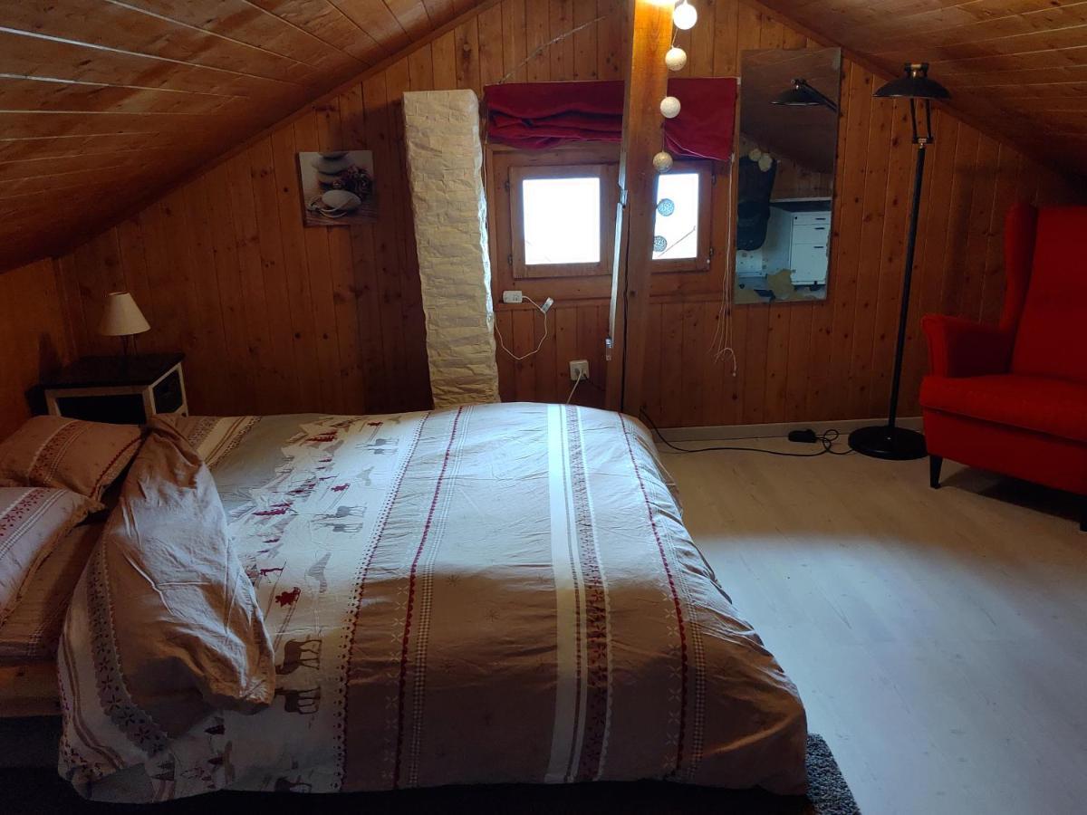 Appartement Chalet Tyl, vue imprenable sur les Alpes Valaisannes à Crans-Montana Extérieur photo