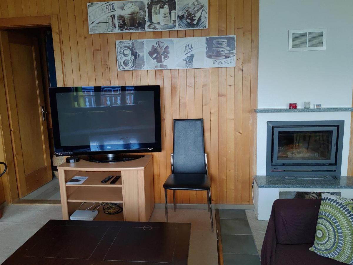 Appartement Chalet Tyl, vue imprenable sur les Alpes Valaisannes à Crans-Montana Extérieur photo