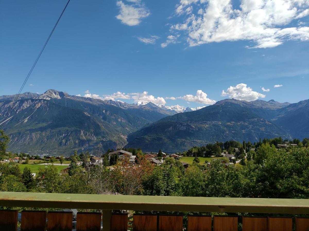 Appartement Chalet Tyl, vue imprenable sur les Alpes Valaisannes à Crans-Montana Extérieur photo