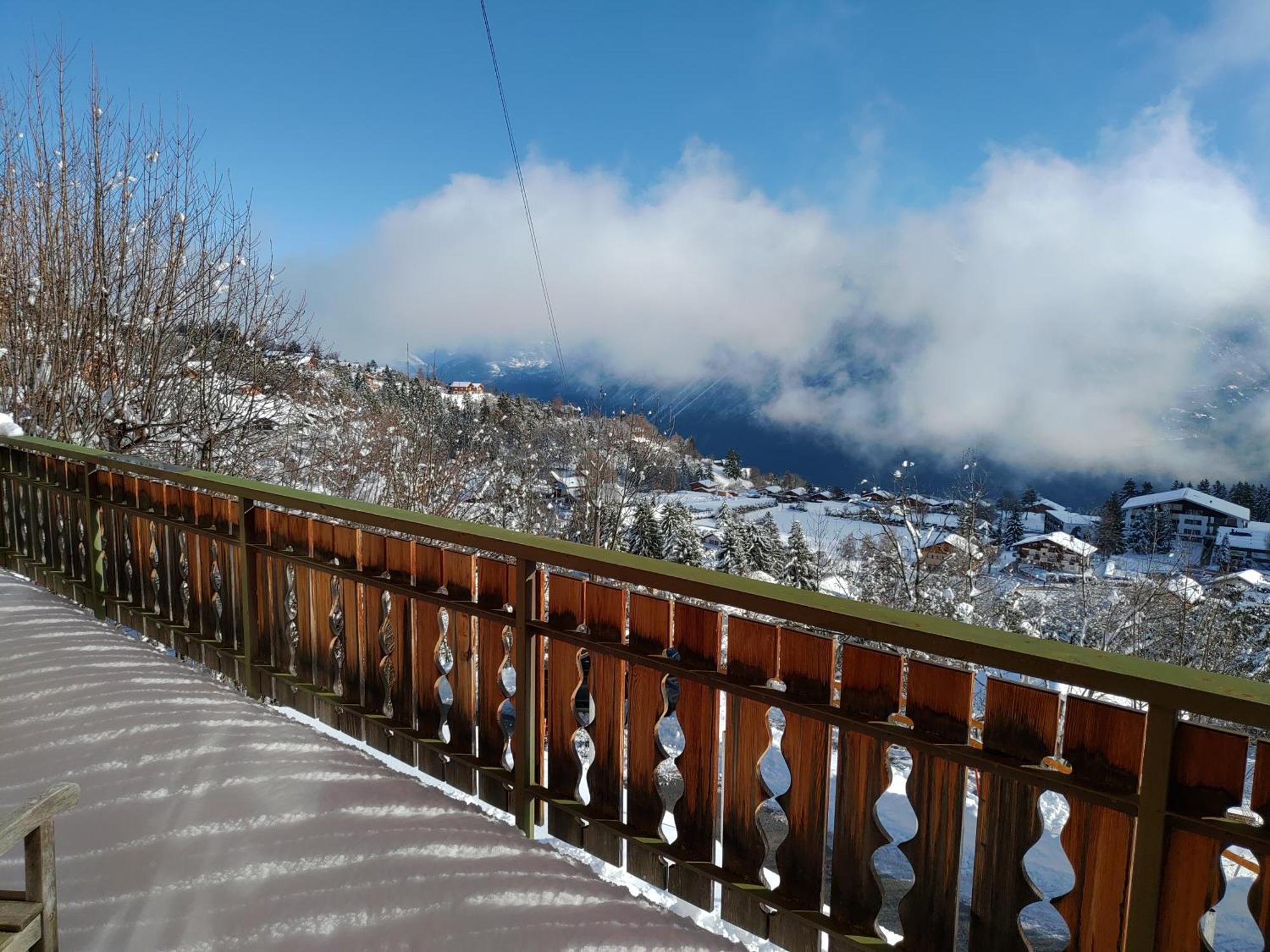 Appartement Chalet Tyl, vue imprenable sur les Alpes Valaisannes à Crans-Montana Extérieur photo